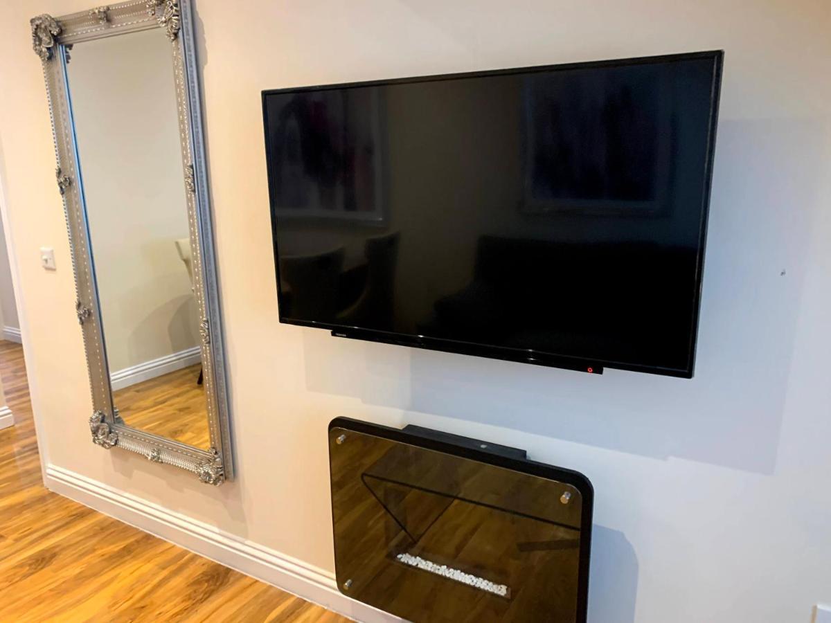 Apartment 5 - Two Bedroom Luxury Apartment Close To Town, Mainline Rail & Theatre Stylish And Comfortable 达灵顿 外观 照片
