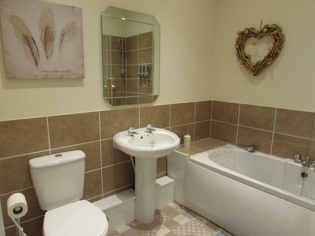 Apartment 5 - Two Bedroom Luxury Apartment Close To Town, Mainline Rail & Theatre Stylish And Comfortable 达灵顿 外观 照片